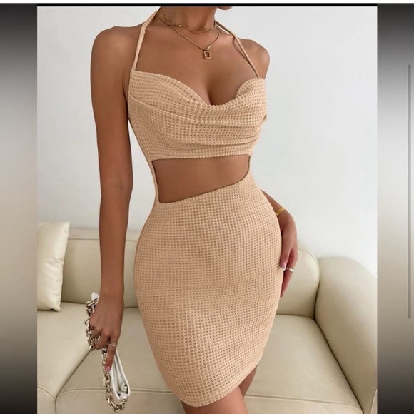 Cut out draped tie backless halter bodycon dress - Picture 2 of 5